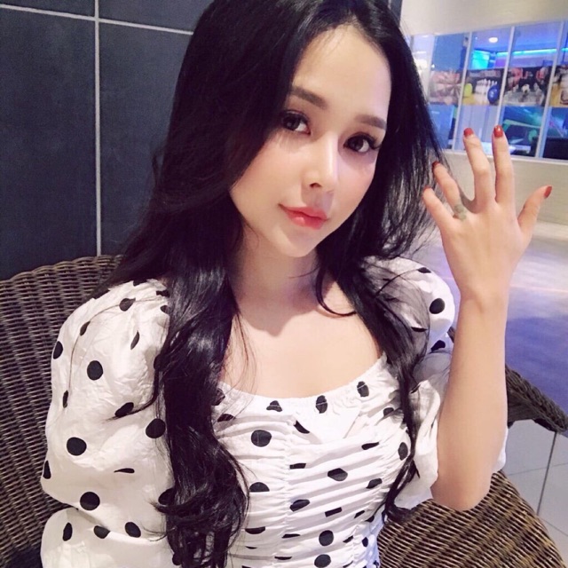 Áo nhún hở vai