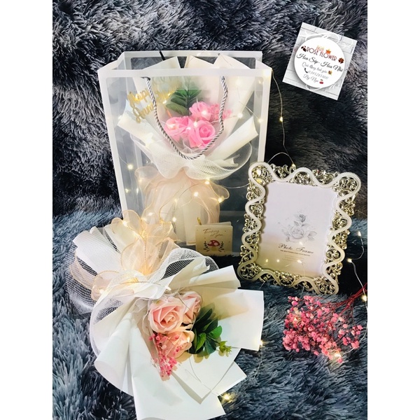 Bó Hoa 3 Bông Sáp Kèm Túi Xách,Đèn Led,Thiệp ( Combo như ảnh)