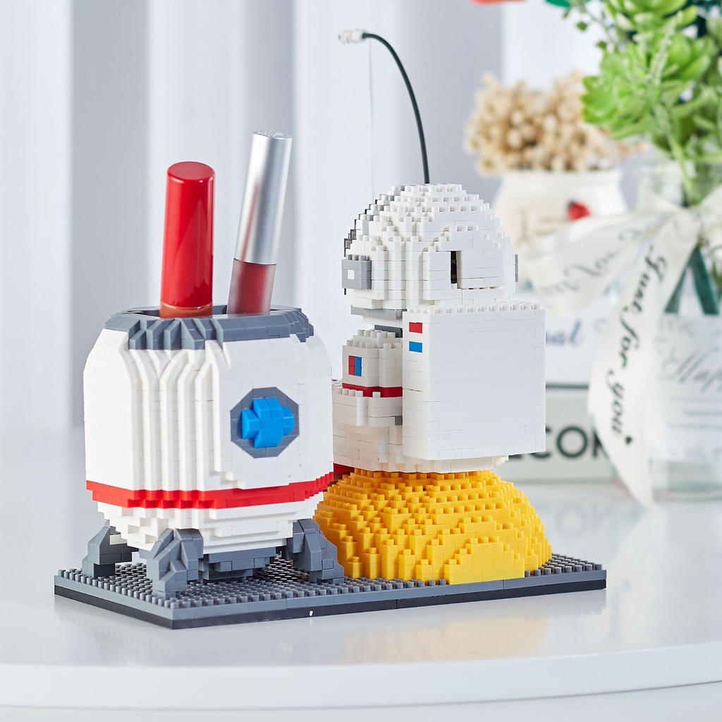 Khối lắp ghép giá đỡ bút hình phi hành gia vũ trụ 3D cho trẻ nhỏ
