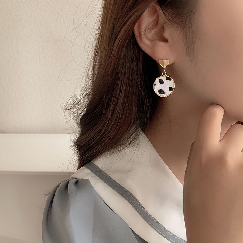 MOCHASHUĐôi khuyên tai họa tiết răng cưa thời trang cho nữ