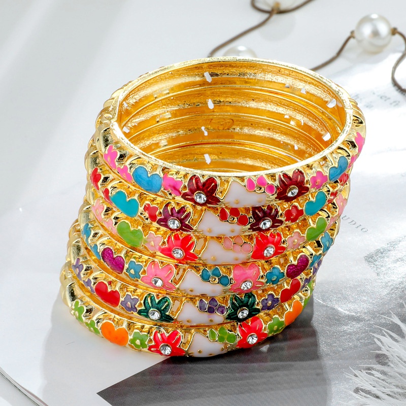 Vòng tay Cloisonne với nhiều màu sắc khác nhau
