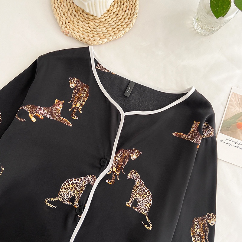 Set Pijama Áo Dài Tay + Quần Dài Chất Lụa Họa Tiết Da Báo Thời Trang Cho Nữ