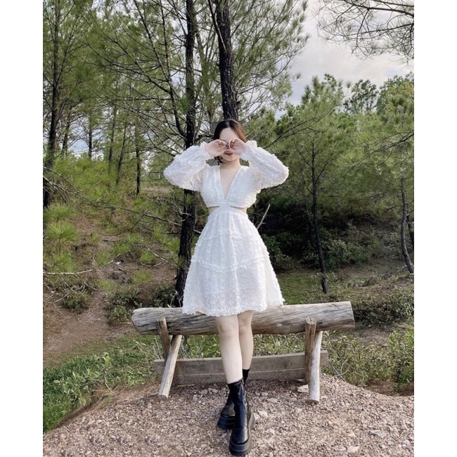 Đầm trắng tay dài cut out lưng