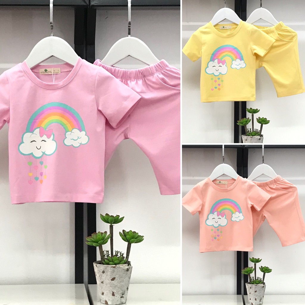 Bộ cầu vồng quần lửng cho bé gái có size từ 1-8 tuổi