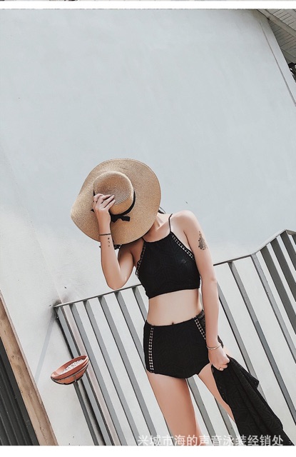 Bikini 3 mảnh đi biển kèm khăn quấn | BigBuy360 - bigbuy360.vn