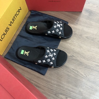 Dép Louis Vuitton Đính Cúc (LVCM)