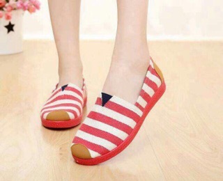 Giầy Slip on kẻ sọc