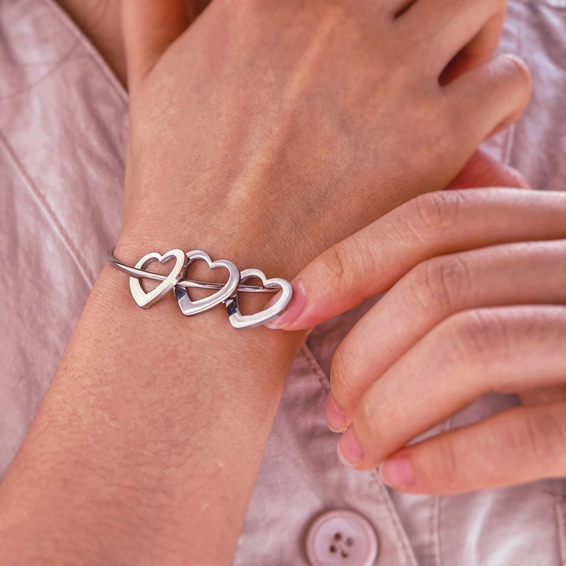 Vòng Đeo Tay Chuỗi Hạt Có Mặt Trái Tim Khắc Chữ Thời Trang Cho Nữ