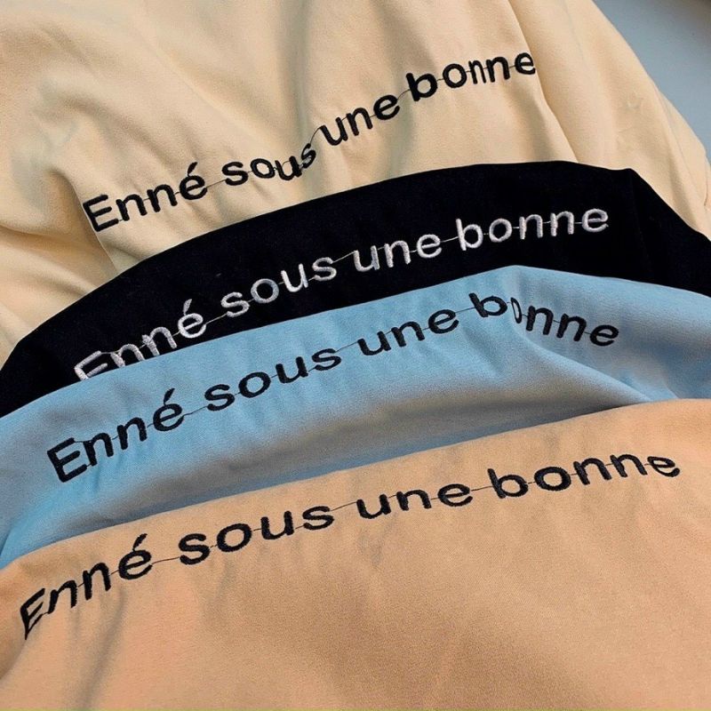 Áo Khoác Nữ Unisex Chất  Da Lộn 2 Lớp Lót dù -Có Nón Và Khóa Kéo Màu Nâu , Đen ,Kem,Xanh -Logo Thêu Cực Nét Mùa Thu Đông