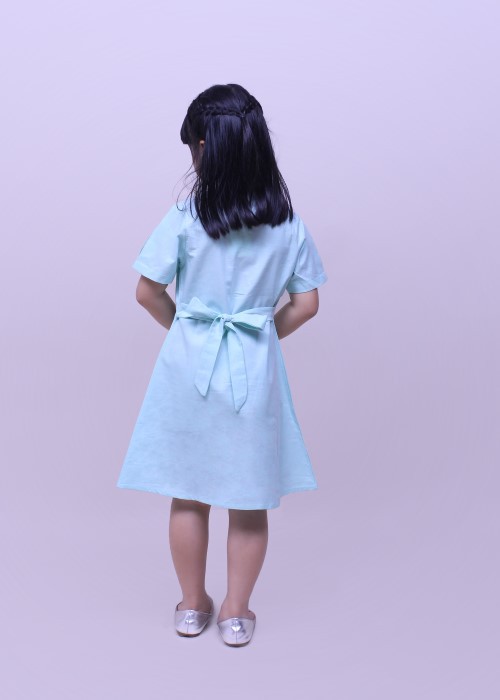 Đầm bé gái cổ lãnh tụ xanh lá cây Jadiny