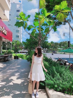 Đầm cột nơ lưng
