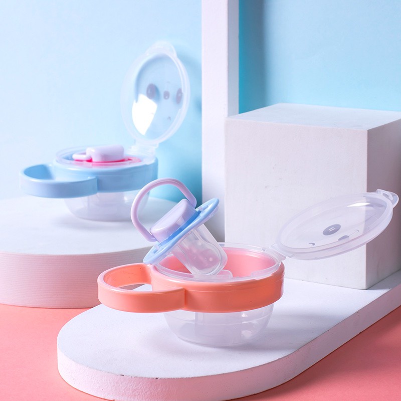 Hộp đựng ti giả, núm ti [Trong suốt, có móc treo]