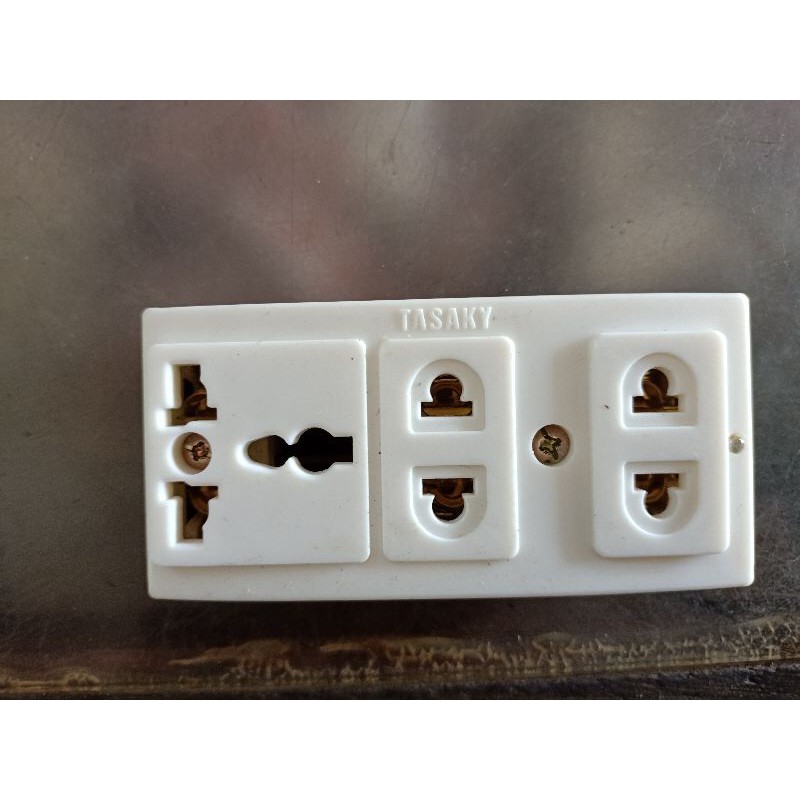 Ổ CẮM ĐIỆN LÕI SỨ TASAKI