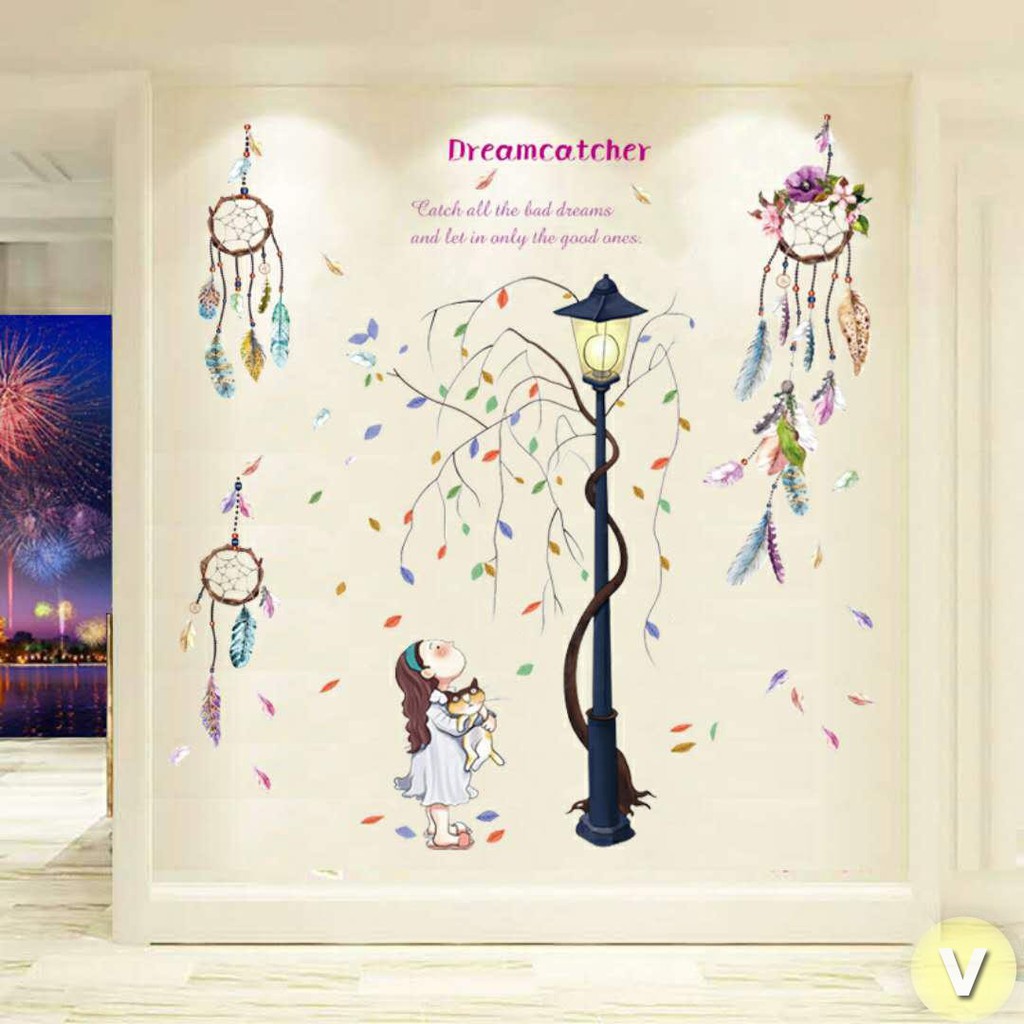 Decal dán tường Cô gái và vòng bắt giấc mơ