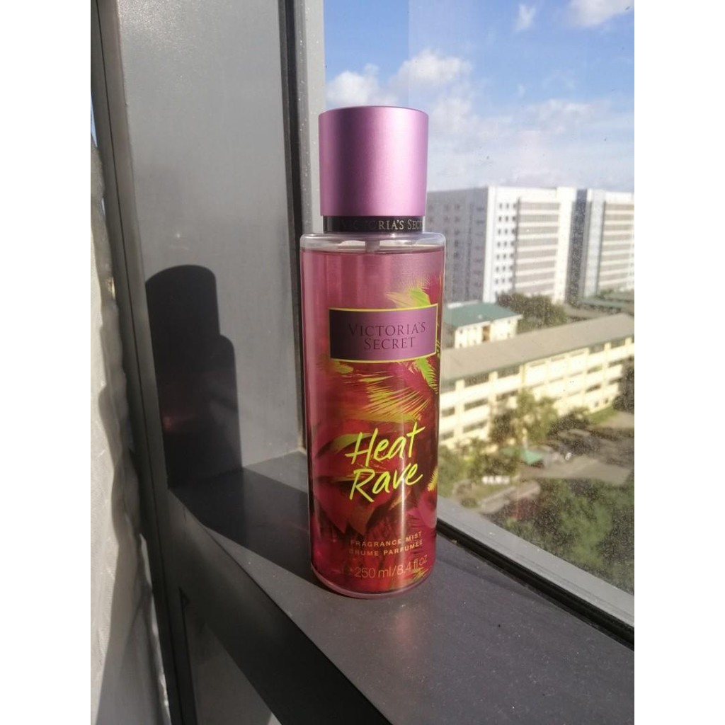 VICTORIA'S SECRET® Xịt Thơm Toàn Thân Body Mist  - Hot Summer Nights Fragrance Mists 250ML