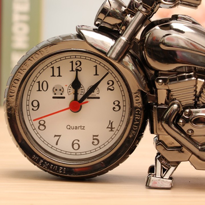 Đồng hồ để bàn De'cor hình mô tô xe máy mạ vàng bạc