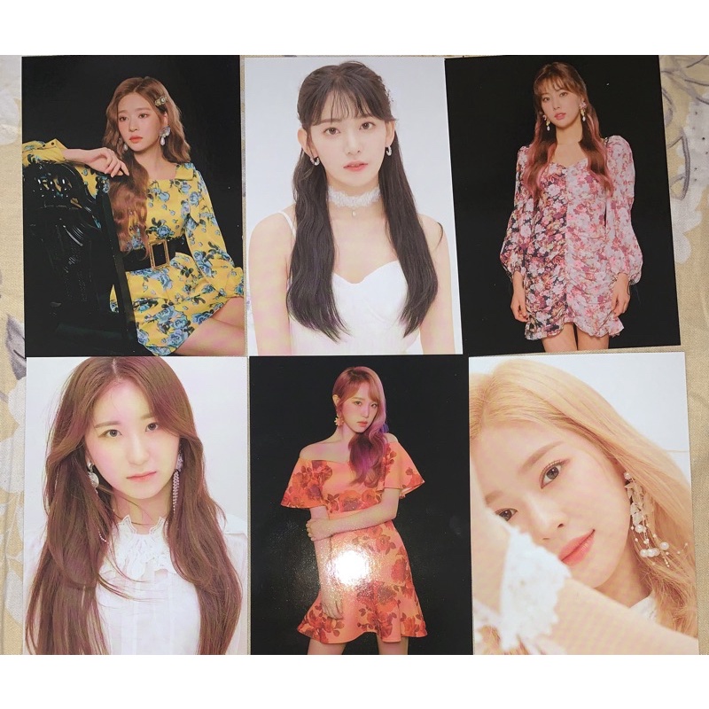 Thẻ ảnh nhóm nhạc IZone trong album kihno Yena Chaewon Sakura card