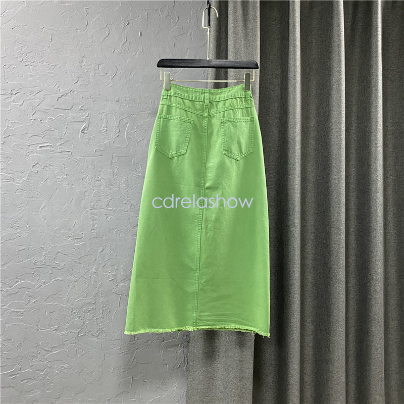 Chân Váy Denim Dáng Dài Xẻ Tà Màu Xanh Lá Trẻ Trung Quyến Rũ Cho Bạn Gái | BigBuy360 - bigbuy360.vn