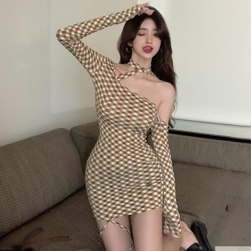 Váy body tay dài cổ yếm họa tiết caro phong cách Hàn Quốc