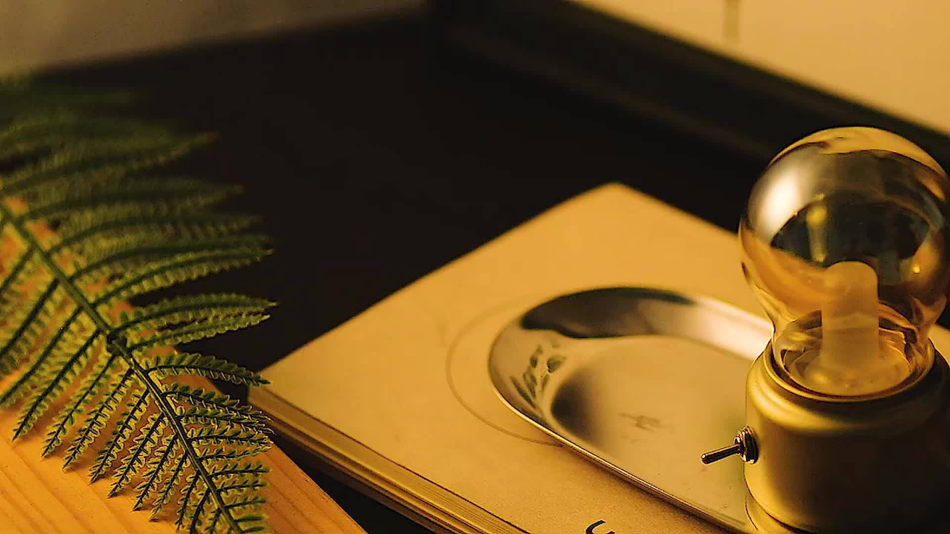 Đèn Ngủ Mini Pin Sạc Sáng 25h Liên Tục Kiểu Dáng Cổ Điển, Tích Điện, Ánh Sáng Vàng, Dùng Để Bàn, DECOR Trang Trí | BigBuy360 - bigbuy360.vn