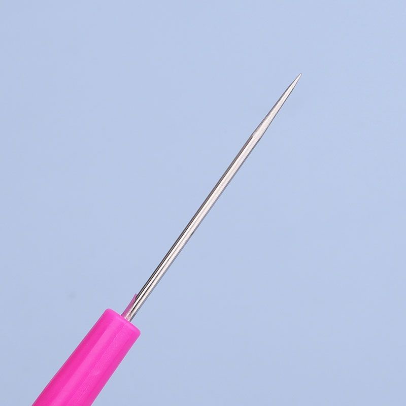 Dùi Đục Lỗ Cán Nhựa Màu Ngẫu Nhiên 12.5cm