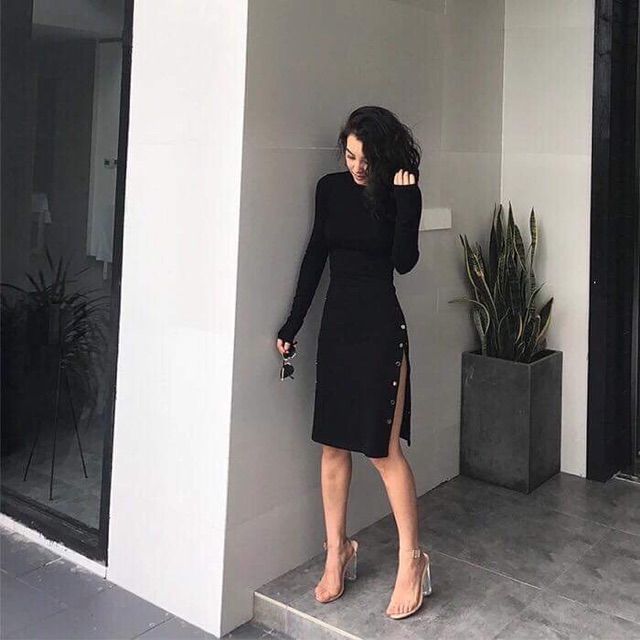 Đầm len body nút bấm