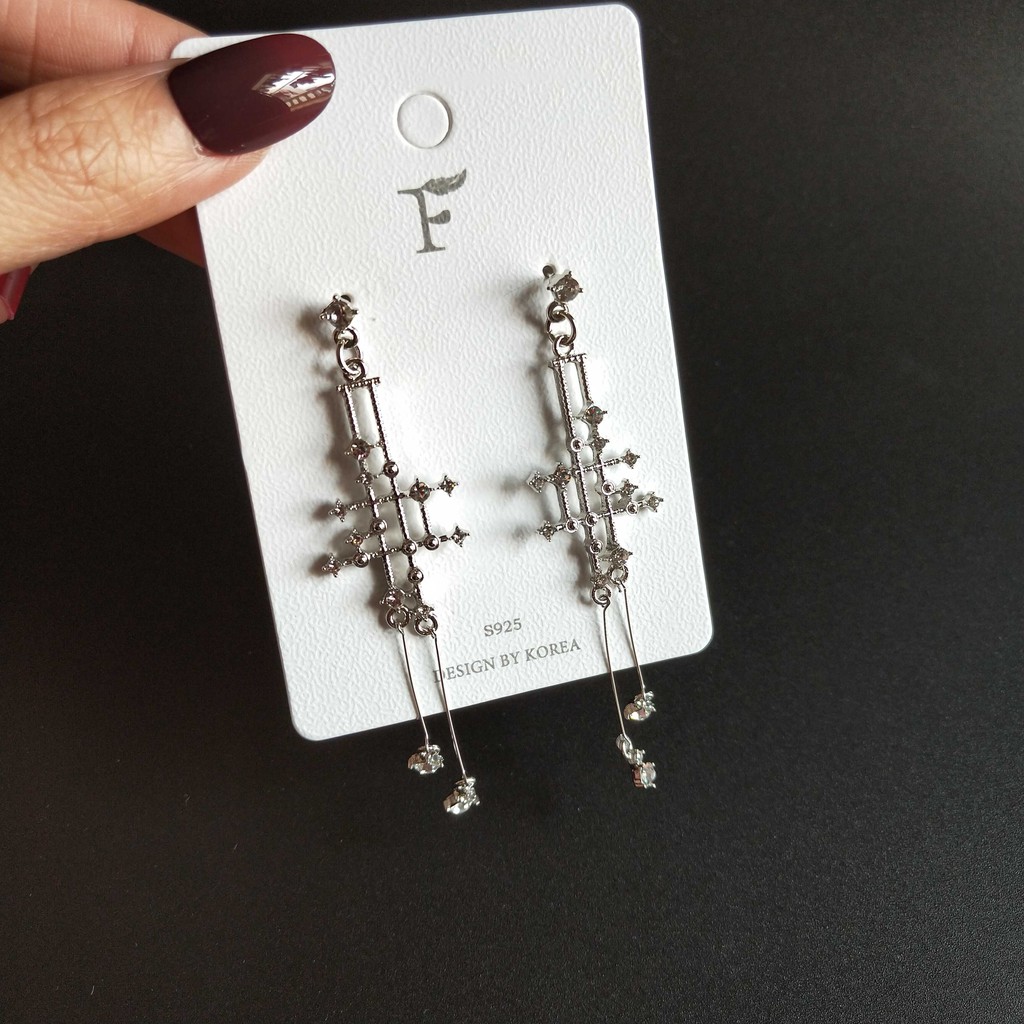 Bông tai nữ dài cách điệu đính đá