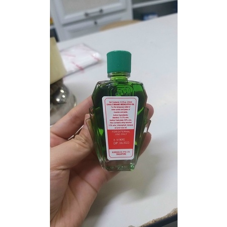 Dầu Gió Nước Xanh 2 Nắp Singapore Eagle Brand 24ml