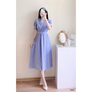 Váy kẻ xanh cổ V