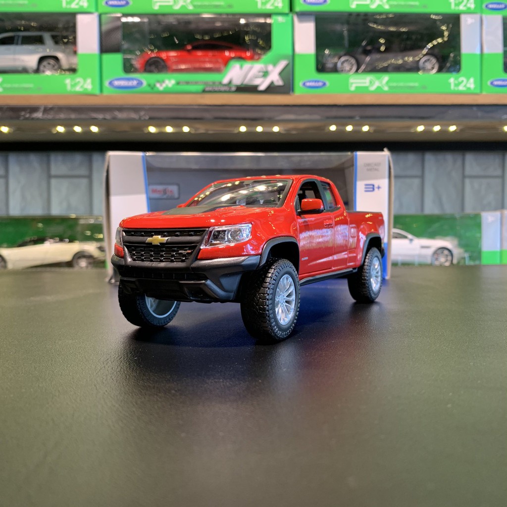 Xe mô hình Chevrolet Colorado ZR2 2017 tỉ lệ 1:27 hãng Maisto đỏ