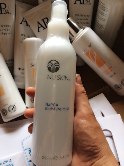 Xịt khoáng Nuskin