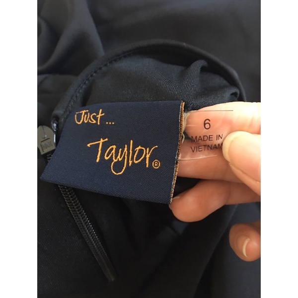 Đầm Taylor hàng dư  🍀🍀🍀