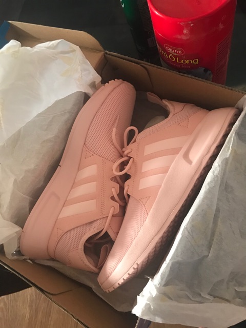 Giày adidas nữ auth  còn 1 đôi màu Hồng size 37 1/3