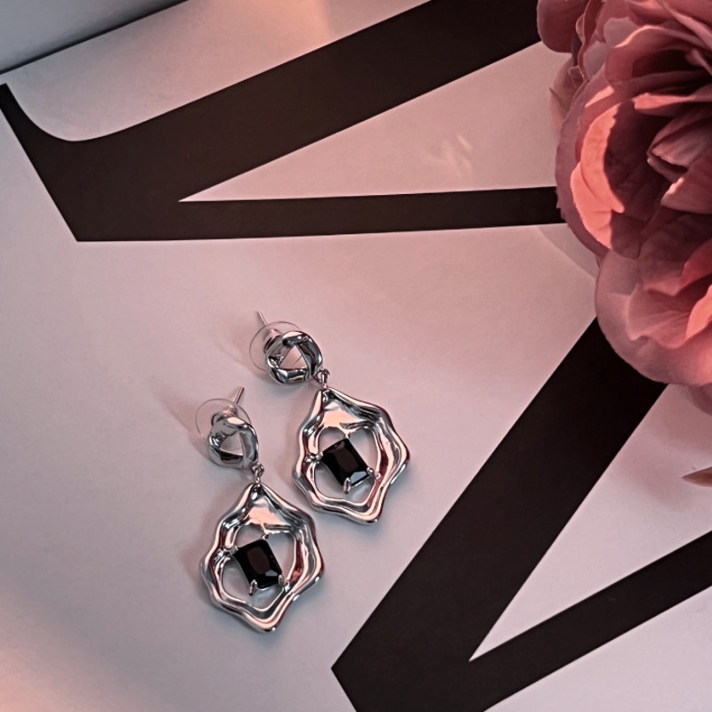 Bông Tai Đính Đá Đen Phong Cách Harajuku Đường Phố