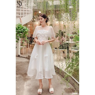 Váy trắng đính hoa tay voan
