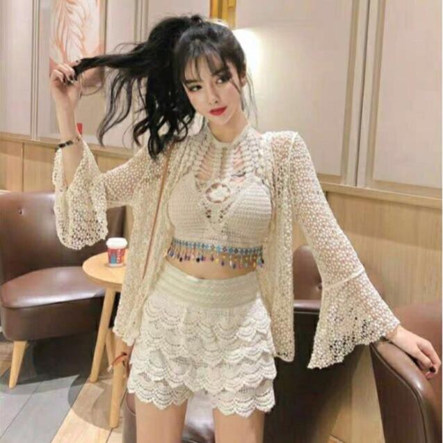 Set 3 món - set biển - áo bra cổ yếm tua rua ngọc + quần ren tầng + choàng ren tay loe (có tách rời)