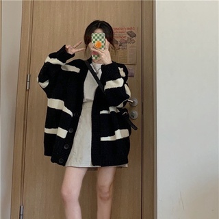 Áo khoác cardigan len dáng dài phong cách Hàn Quốc