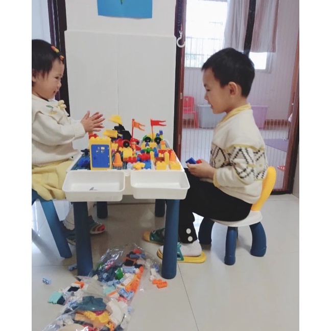 Bộ bàn lắp ráp đa năng kèm ghế tặng 81 mảnh đồ chơi lắp ráp phát triển trí tuệ cho bé