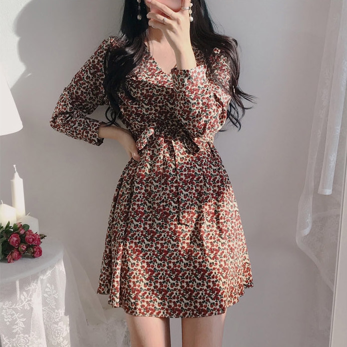 Đầm Voan Hoa Tay Dài Cổ Chữ V Phong Cách Retro 31968