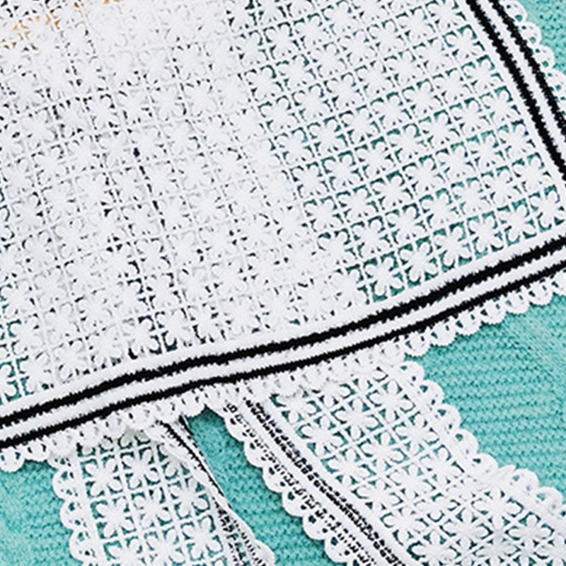 Khăn Choàng Cổ Vuông Vải Ren Họa Tiết Kẻ Sọc Thắt Nơ Trước Ngực Thêu Hoa Rỗng Cho Nữ