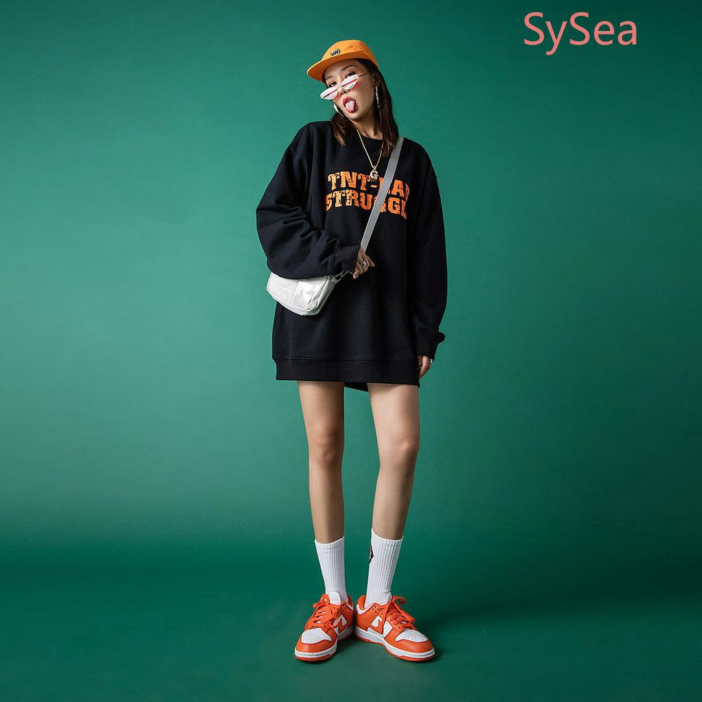 Áo tròng đầu cổ tròn in họa tiết chữ sành điệu thời trang