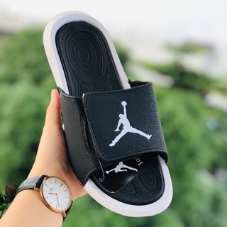 Dép jodan đen viền trắng