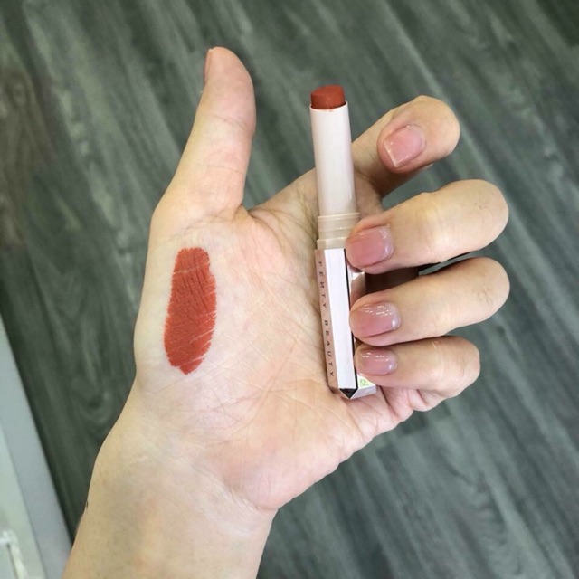 Son thỏi Fenty Beauty By Rihanna Mattemoiselle Plush Matte Lipstick Bunny Beauty hàng đủ bill