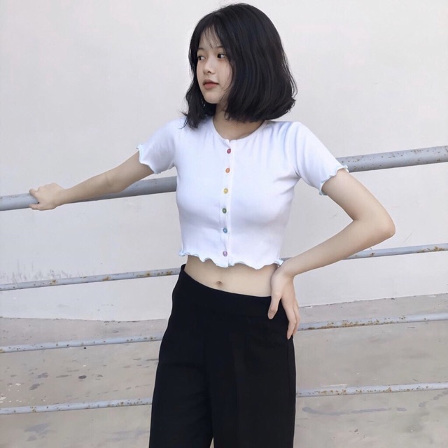 Áo thun Croptop body cuốn biên phối cúc màu | BigBuy360 - bigbuy360.vn