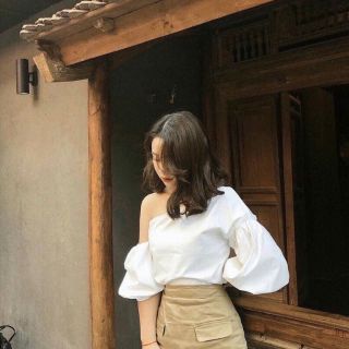 Áo trễ vai tay ngắn