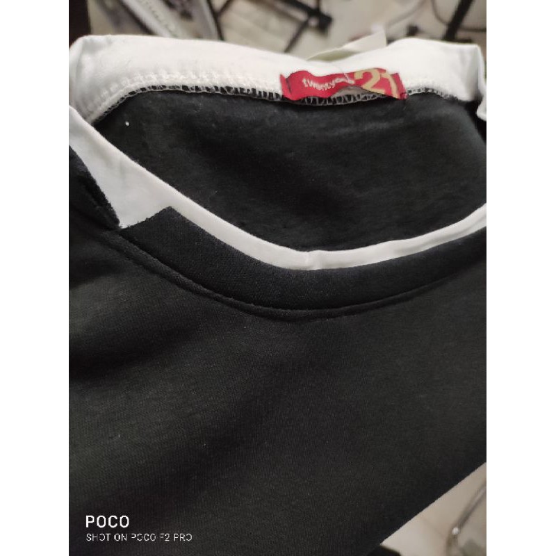 Áo Sweater Layer rách unisex dài tay chất liệu mềm mịn | BigBuy360 - bigbuy360.vn