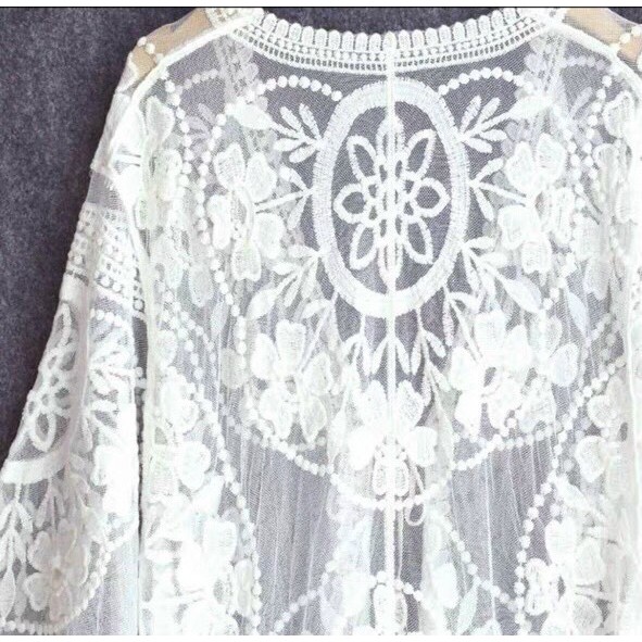 Áo choàng kimono dáng dài ren hoa tròn đi biển