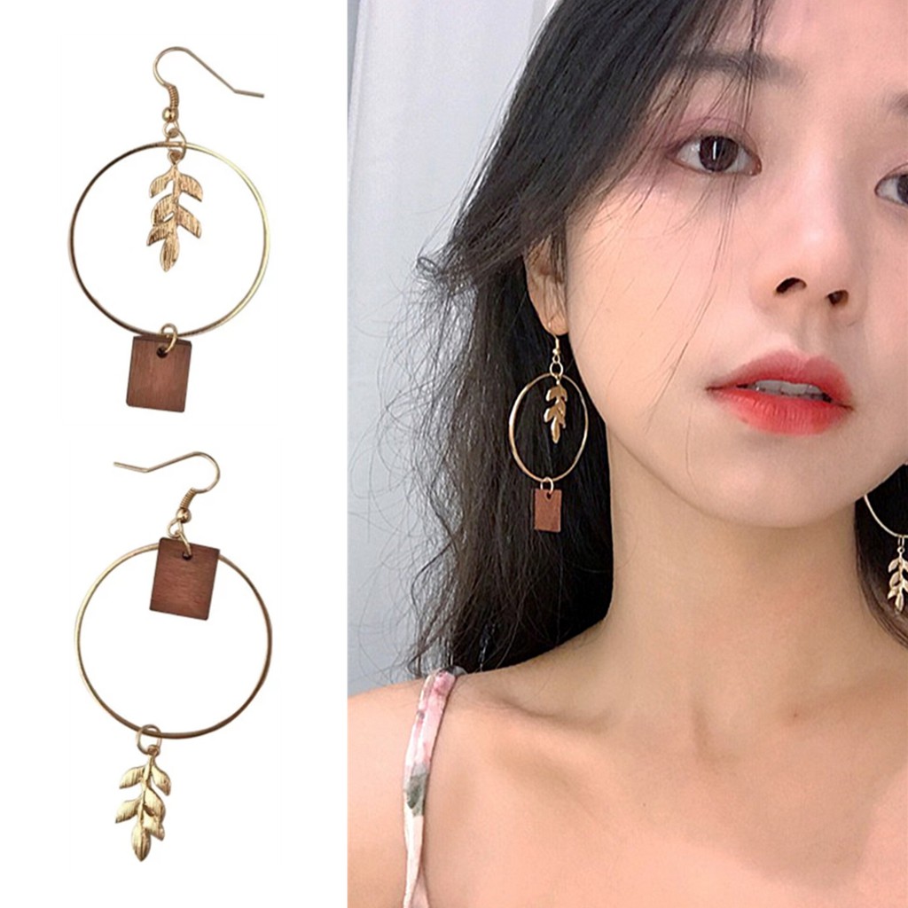 Bông Tai Hình Chiếc Lá Phong Cách Retro Hàn Quốc A187