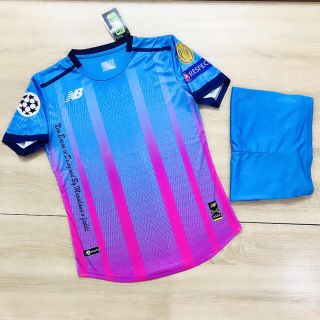 Quần áo bóng đá: Hàng không logo nhiều mẫu mã