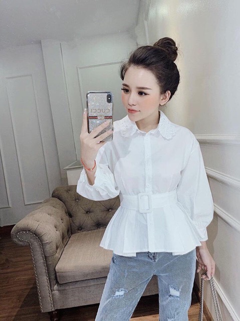 Áo thắt đai cổ ren